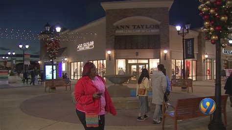 What Stores Are Open Thursday For Black Friday - Thousands of Black Friday shoppers hit Charlotte stores early Thursday