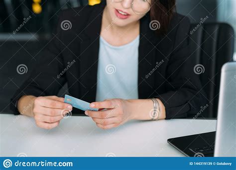 Simply pay by credit, debit card or bank transfer and the money is ready for cash pickup in minutes 3. Online Purchase Payment Money Transfer Credit Card Stock Image - Image of internet, online ...