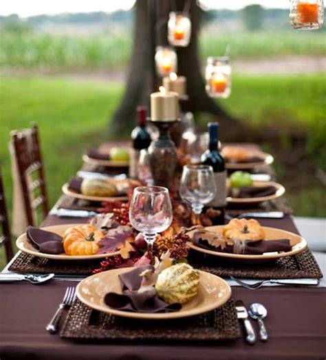 Get inspired by these seasonal for a functional (yet festive) decoration, write the thanksgiving dinner menu on an artificial pumpkin. 20 Elegant Thanksgiving Table Decorations Ideas