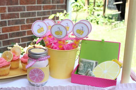 lemonade stand {party} giggles galore