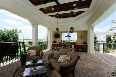 55 Luxurious Covered Patio Ideas Pictures