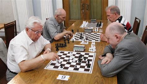 Evgeni Vasiukov Russian Chess Grandmaster Is Dead At 85 The New