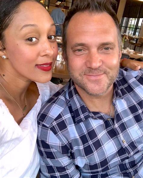 let em know then sis tamera mowry wants everyone to know that her “husband is not a racist ”