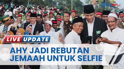 Momen Agus Yudhoyono Jadi Rebutan Selfie Jemaah Saat Harlah 1 Abad