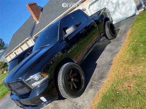 2014 Ram 1500 With 22x12 51 Arkon Off Road Lincoln And 32550r22