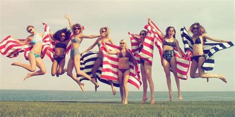 Taylor Swift Throws A 4th Of July Party Taylor Swift 4th Of July Party
