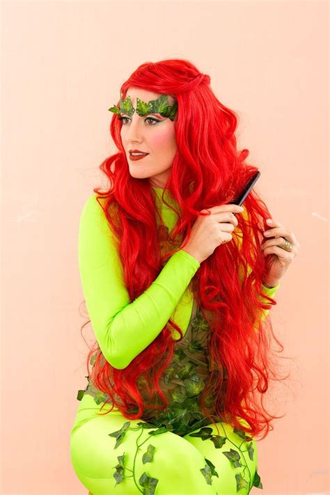 Make Like Uma Thurman And Make This Poison Ivy Costume For Halloween