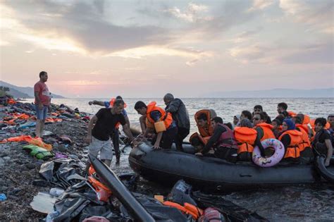 Refugee Crisis Commission Aims For Schengens Normal Functioning In