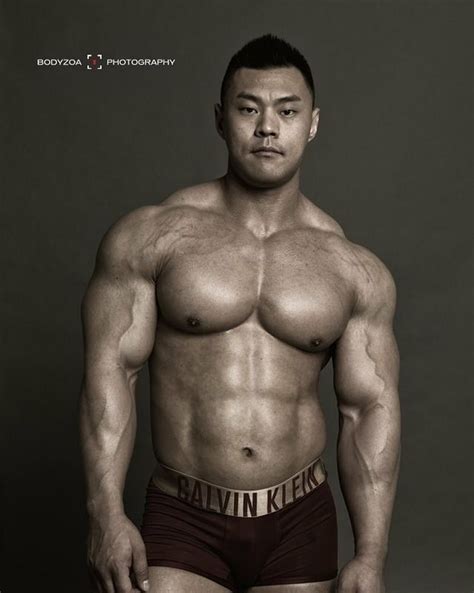 Asian Bodybuilders에 있는 Dan Ip님의 핀