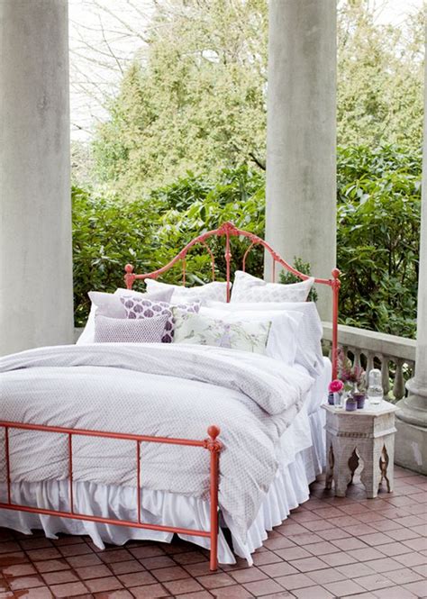 Cozy Sleeping Porches For A Perfectly Relaxing Summer