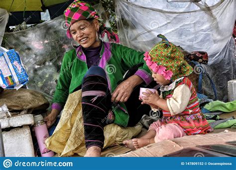 hmong-woman-in-sapa,-vietnam-editorial-photography-image-of-cultural
