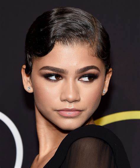 Zendaya Always Wears These 5 Beauty Trends — And No One Has Noticed