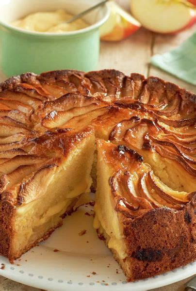 Most cakes should be served at room temperature, to maximize their flavor. Very Easy: Cook a delicious apple and cinnamon sponge cake, with only 2 ingredients | RIGHT NOW News