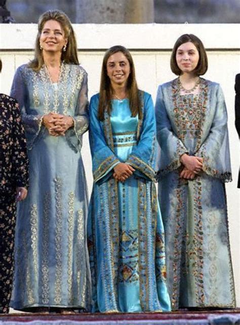 Queen Noor Of Jordan And Her Daughters Queen Noor Royal Dresses Royal Fashion