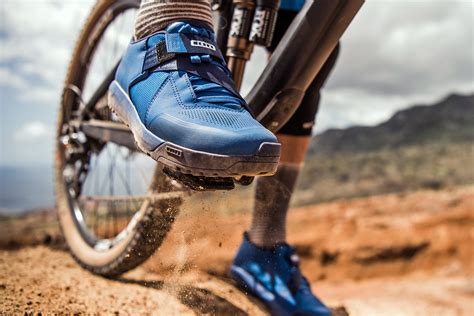 Ion Steps Into Clipless And Flat Pedal Shoes With New Rascal And Raid Amp