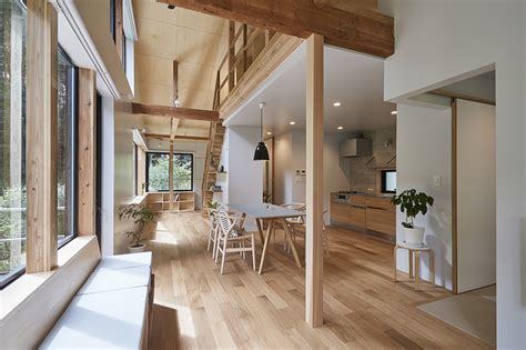 Wooden Interior Completes The Renovation Of A Villa In Japan