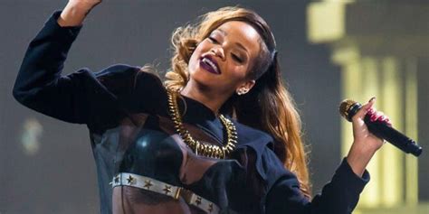 Rihanna Net Worth 600 Million Fortune Worlds Richest Female Musician