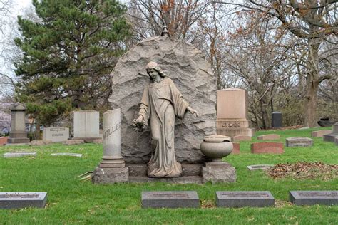 5 Reasons To Visit Lake View Cemetery In Cleveland