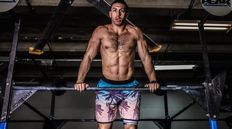 When a muscle is activated it contracts, making itself shorter and thicker, thereby pulling its ends closer. How to Do Bar Muscle-Ups in 18.3 - The WOD Life