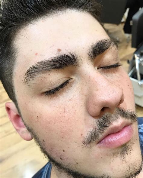 Um Design Masculino Impec Vel Eyebrows Perfect Beauty