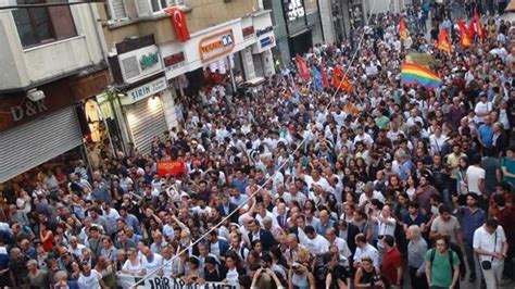 Gezi Parkı eylemlerinin yıl dönümünde İstiklal de toplandılar Günün