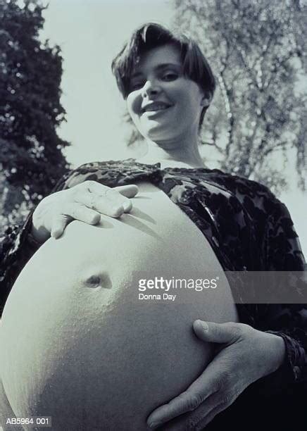 Woman Exposing Her Stomach ストックフォトと画像 Getty Images