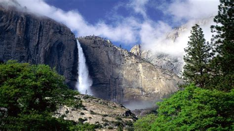 Yosemite Falls Mountains With Granite Rocks Yosemite