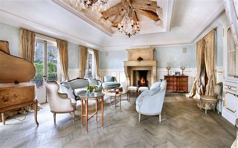 Find inspirational living room decorating ideas here. How To Always Make The Most Of Your Herringbone Floors
