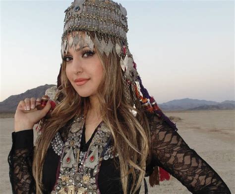 Nice Drees Makeup Afghan Girl Mozhdah Jamalzadah Boho Fashion