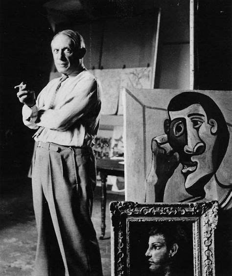 Pablo Picasso By Lee Miller Pablo Picasso Picasso Art Henri Rousseau