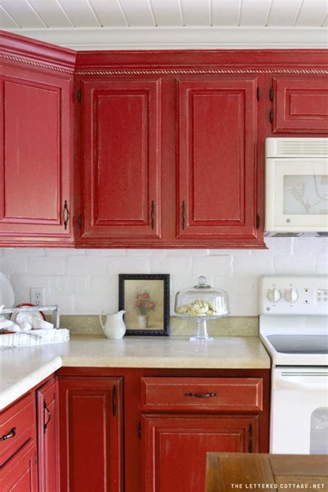 When aniko first moved in, the kitchen cabinets were builder's grade red oak. Barn Red Chalk Mineral Paint | Red kitchen cabinets, Red ...