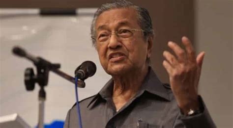 Siapa yang tak kenal dengan ahli politik hebat ini? Tun Mahathir Biodata | Mantan Perdana Menteri Malaysia