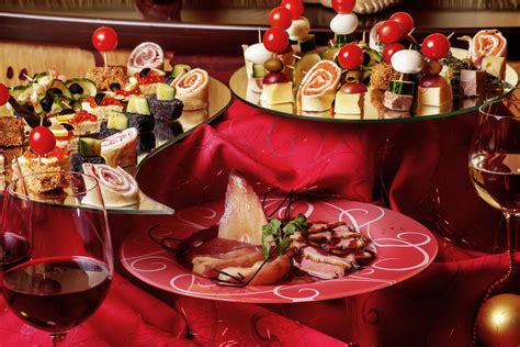With a meal this impressive,. MOUTH WATERING CHRISTMAS DINNER IDEAS..... - Godfather Style