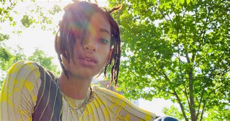 Willow Smith And 30 Other Bisexual Female Celebrities Viva