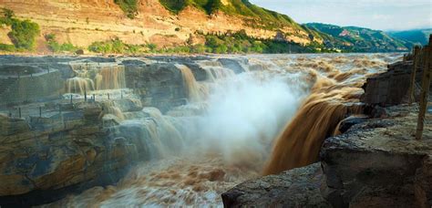 Hukou Waterfall Largest Yellow Waterfall In The World Useful Travel