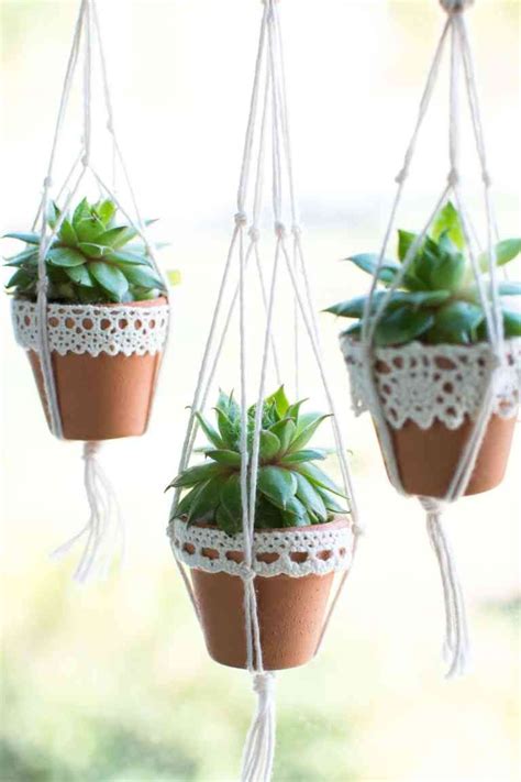 Which usually take up space the size of a hand, are preferred for decoration in many indoor and outdoor places because of easy to maintain and effortless. Mini Succulent Pots you can Make in a Snap | Hanging ...