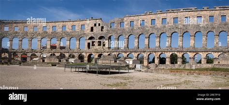 Pula Roman Amphitheatre Or Arena Pulska Arena Italian Arena Di Pola