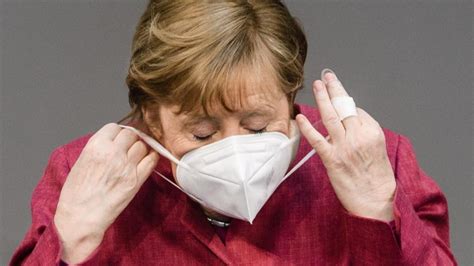 Angela Merkel A Reçu Une Première Dose De Vaccin Astrazeneca Swi