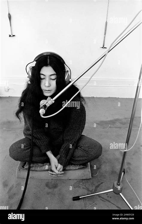 Japanese Artist And Singer Yoko Ono 1967 A1313 020 Stock Photo Alamy