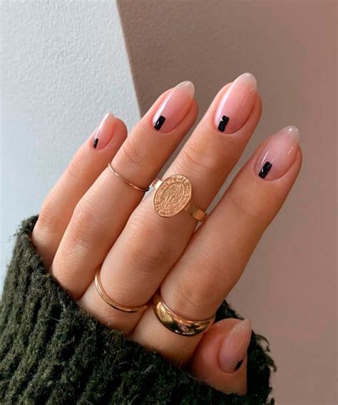 nail arts minimalistas e sofisticadas que vão dominar as unhas nos próximos meses STEAL THE