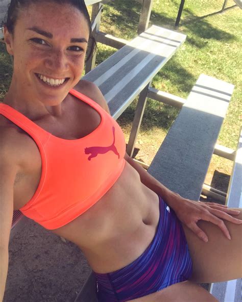 michelle jenneke scrolller