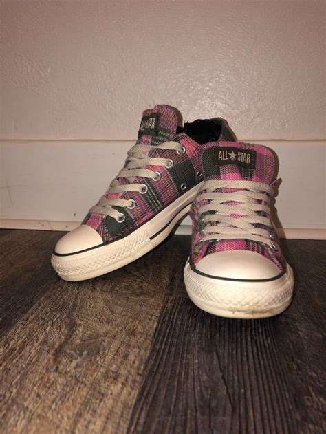 A Pair Of Like New Pink Plaid Converse Shoes Mens Womens Size Converse Converse Shoes