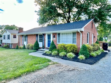 Read about our menus for our authentic artisan italian food that we offer at our 5 star dining italian restaurant in manchester, nashua, amherst & salem inspired by joe faro's travels, tuscan kitchen allows the guest to experience true regional, artisan italian cuisine without ever traveling to italy. 4533 Colonial Ave Roanoke VA - New On The Market