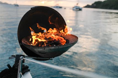 Bbq equipment on the water. 5 Best Pontoon Boat Grills - Top Rated 2020 (Unbiased)