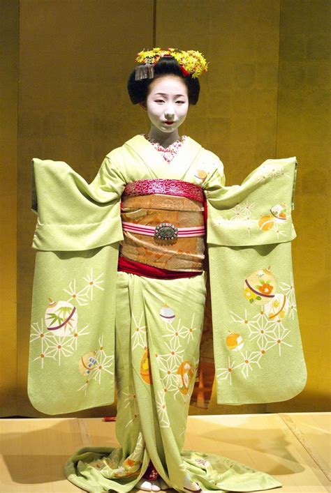 Japanese Maiko Kimono Furisode Kyoto Japan 舞妓