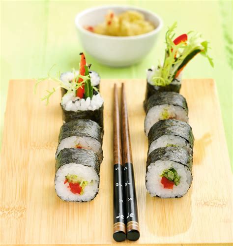 Vegetable Sushi Rolls With Wasabi Ice Recipes Sushi Sushi Rolls