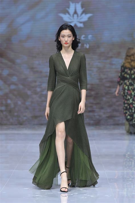 Grace Chen Delights Xiongan With Classic Couture Cn