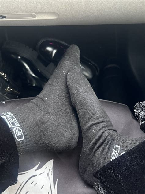 Raven On Twitter Driving Back From My Trip You Betas Want To Lick My Dirty Socks How About