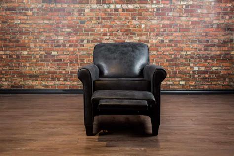 Modern leather armchairs come in many designs and with both traditional and contemporary styling, to suit every type of indoor space. The Chicago Leather Reclining Chair Collection | Canada's ...