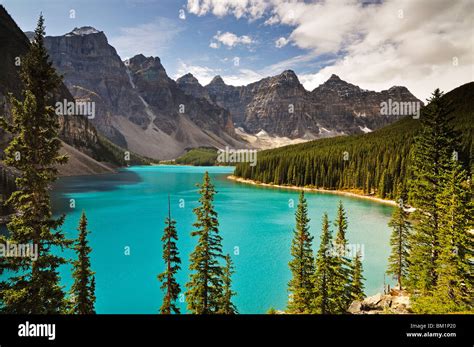 El Lago Moraine El Parque Nacional Banff Sitio Del Patrimonio Mundial